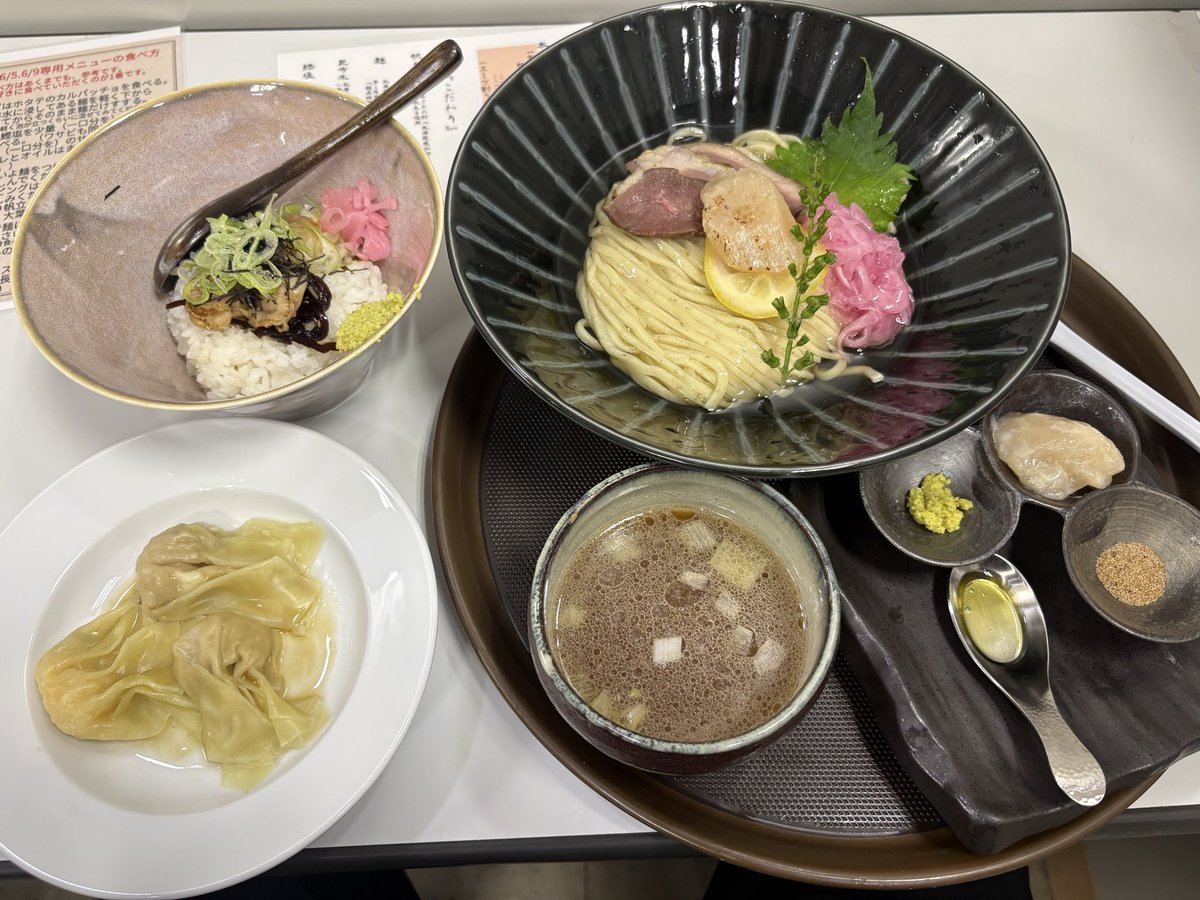 nishikawadj's tweet photo. ドイツに一緒に行ったサッカー仲間のお店が関西初上陸！

Tokyo Style Noodle #ほたて日和
「帆立の昆布水つけ麺」の専門店を東京秋葉原に開業し、すぐ超人気店となり、いつも午前中に予約で埋まるので久々に食べました。
はい、優勝です。

京阪百貨店守口で6月9日まで。
並んでるので時間に余裕を！ https://t.co/LOkNdSEZMt