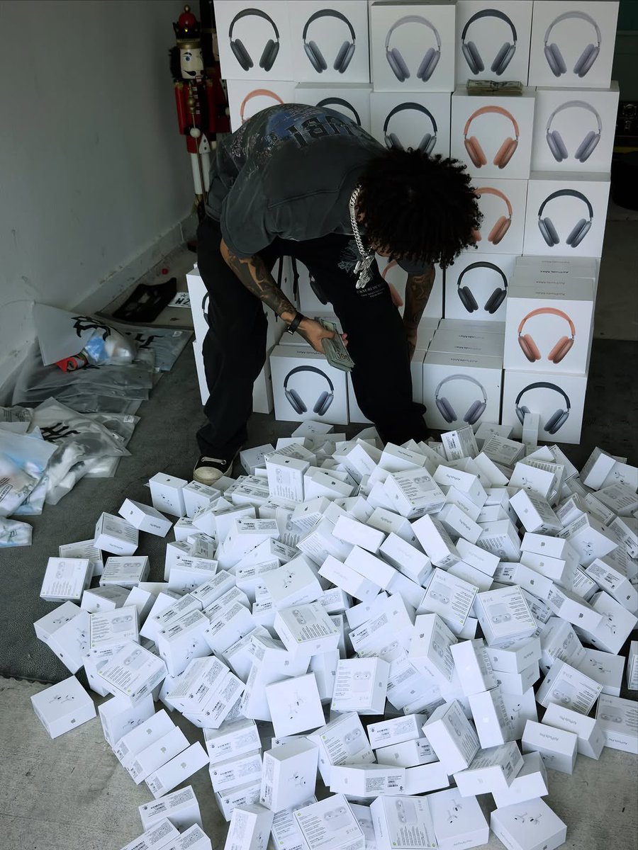 TRIGGERHAPPYV1 tweet picture