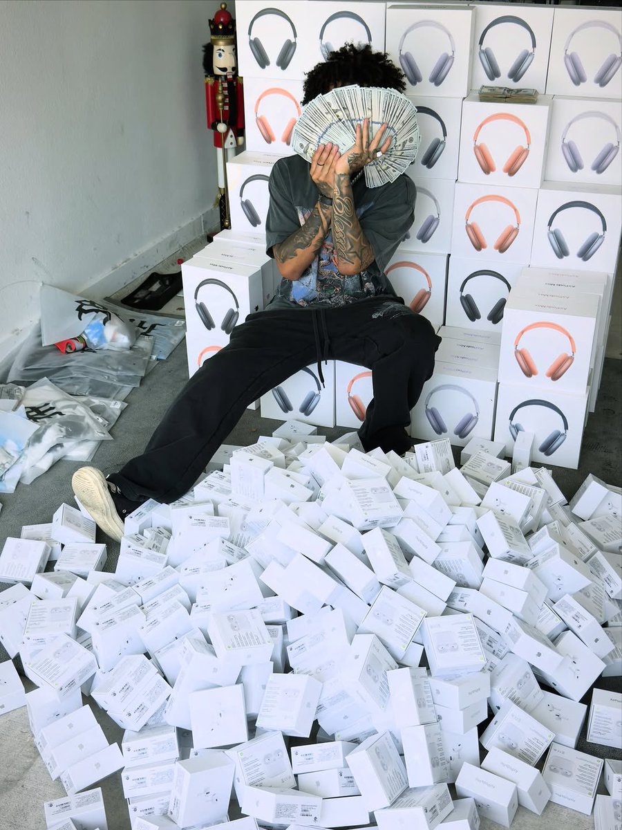 TRIGGERHAPPYV1 tweet picture