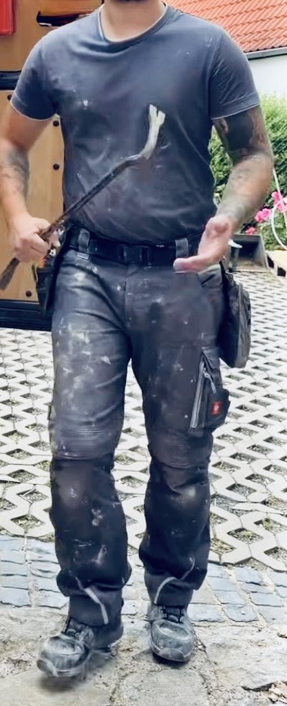 ScaffHunter's tweet photo. Tradie bulge 🍆👀 #tradie #bulge #tradiebulge #tatts #tradietatts #workgear #workboots #tool #tooledup #tradieboots #bootfetish #bootworship 🐽 https://t.co/1Ob1fOyRgO