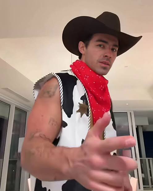 yisingkao's tweet photo. just bringing this back in honor of toy story 5 #whoremembers https://t.co/P3c8F9uQGw