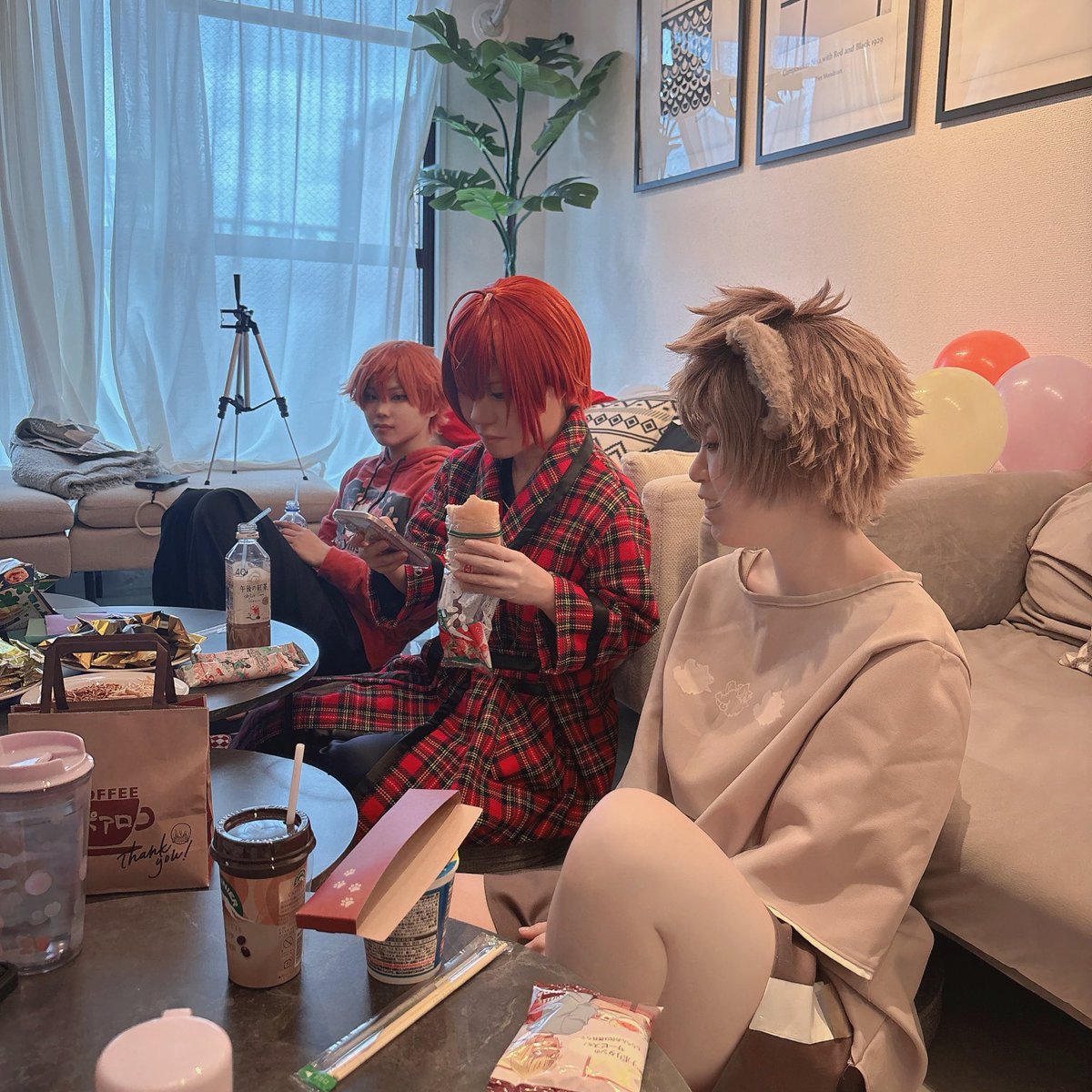 Miju_marun_cos's tweet photo. ⚠︎Cosplay/twst

ぴた🍩くんにりょうちょーと呼ばれタイマーだなと何故か分かってカップラーメンの時間測ってたところ

♥️@Adele_Ale_ ちゃん
🍩@2_desuatip さん
📷🍎@lps7783azm さん

 #Relaxingtimeくつろぎ併せ0524 https://t.co/kxjdc7djc7