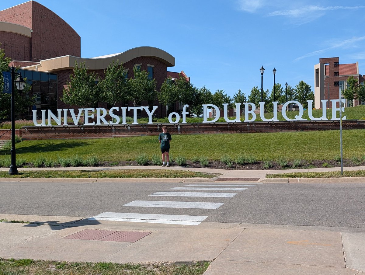 TitanUpload's tweet photo. Producer second visit this time at University of Dubuque. Beautiful Campus plus Aviation. Keep following your dreams buddy 🏈✈️ https://t.co/AzpFGg2yML