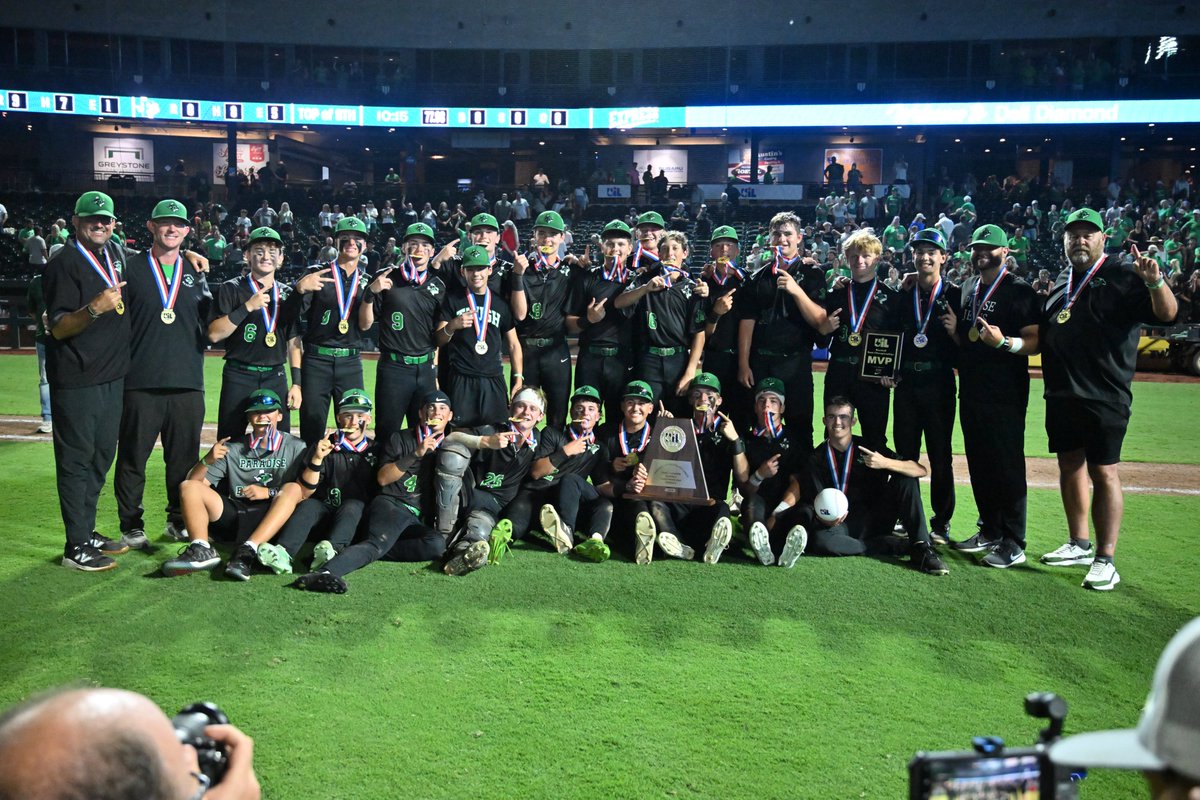 uiltexas's tweet photo. Congrats to the Paradise Panthers on their FIRST #UILState baseball title! 🏆 https://t.co/sEbPxMYjWW