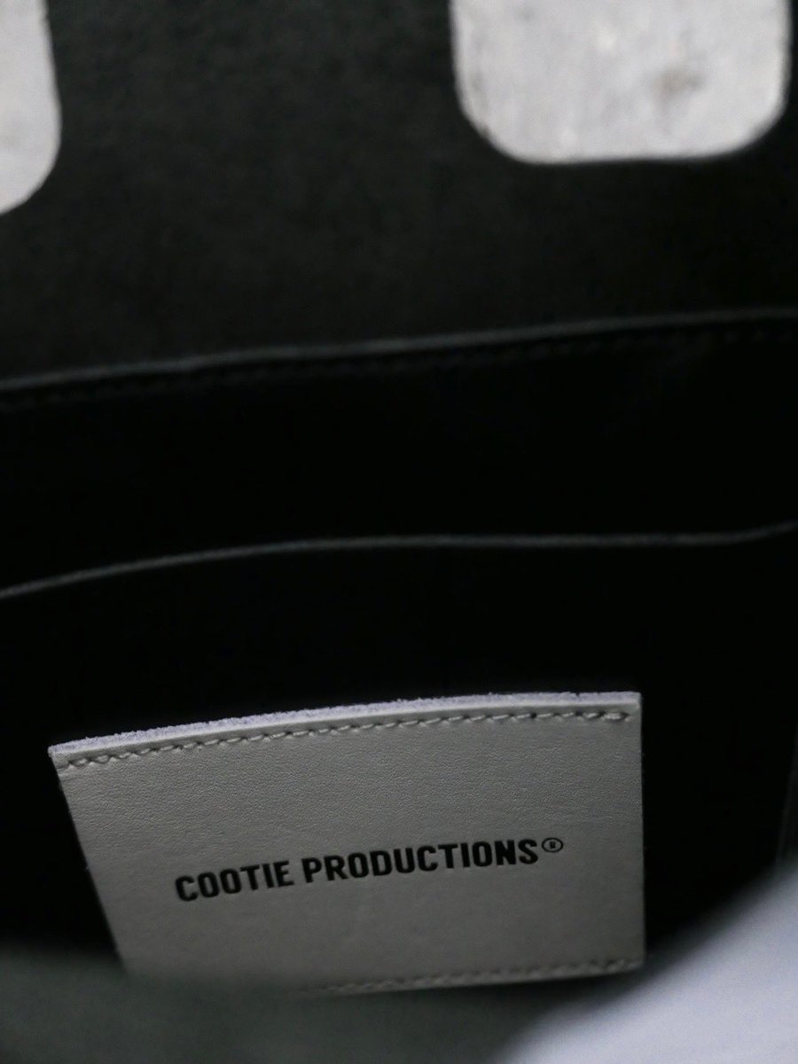 suhisat's tweet photo. ㅤㅤㅤㅤㅤㅤㅤㅤ
COOTIE Leather C-Store Bag
6/6(Sat.) release
We can take overseas shipping.ㅤㅤㅤㅤㅤㅤㅤㅤ
#COOTIE #クーティー
#Leather #CStore #Bag
#YOKOHAMA #横浜
#横浜元町
#横浜中華街
#みなとみらい https://t.co/YzqspRwieO