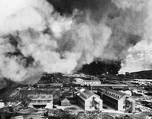6zzOp's tweet photo. 1942年6月5日13:10 西部アリューシャン攻略作戦

九九式艦爆10機(「隼鷹」)はダッチハーバーの軍事施設及び在泊艦船を爆撃(250kg爆弾10発)。 https://t.co/DUCiUKDZmQ