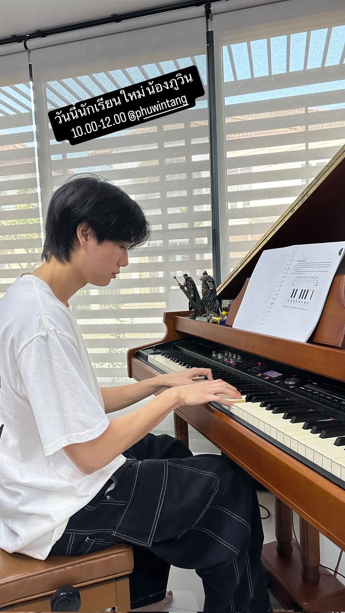phumiaws's tweet photo. missing phuwin piano class updates https://t.co/VeDl47OFvv