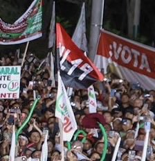 alonsix6's tweet photo. Que lindo ver que gente va a votar por una persona que representa el ML19, izquierda radical que reivindica la revolución y simpatiza con figuras terroristas del MRTA :) https://t.co/27mmV3Wdkj