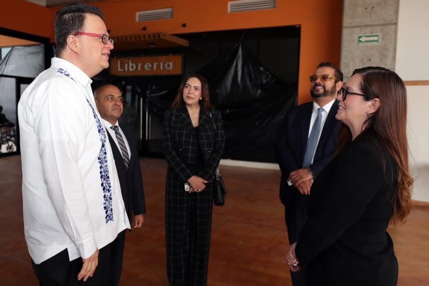 verajuarezf's tweet photo. 📸 Parte 2️⃣: momentos de la Conferencia Magistral “Reforma Judicial”, organizada por el #IEEBC, en coordinación con la Escuela Judicial Electoral e impartida por Felipe de la Mata Pizaña, Magistrado de la Sala Superior del #TEPJF, en las instalaciones del #COLEF. 🗳️📖📚 https://t.co/M9qPx3Iicp