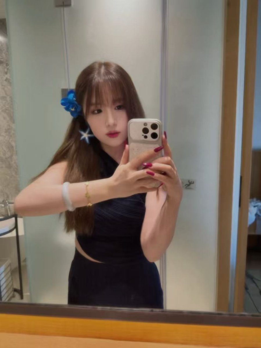 XHB0516's tweet photo. 人在工位，心早就和妹妹的蜜月生活在一起🙂‍↕️ https://t.co/BmqMK4Bl6I