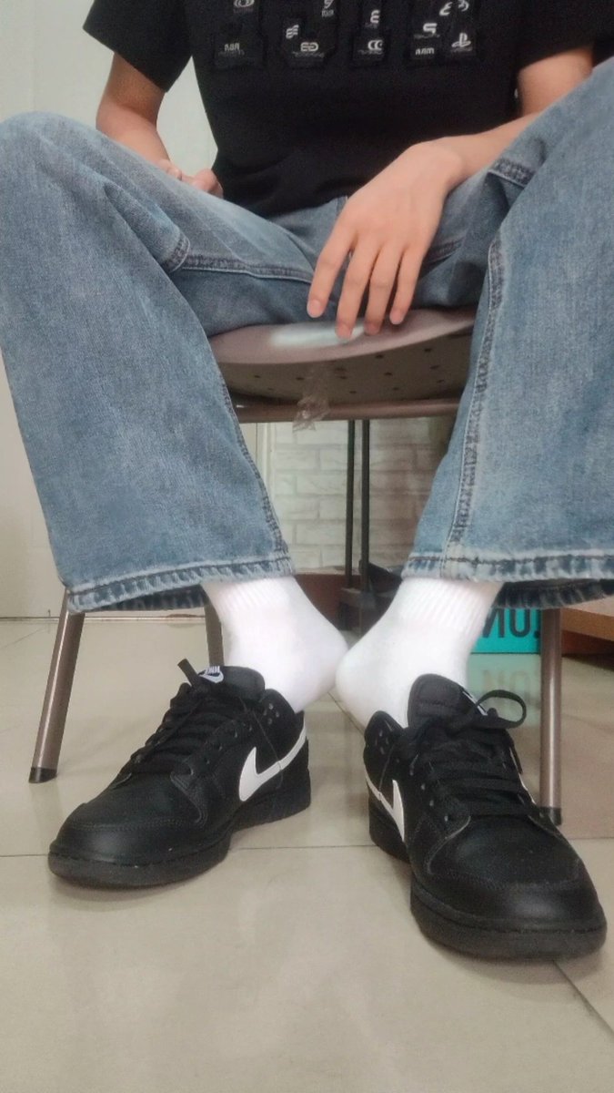 zero00000067282's tweet photo. 新人浅擦 #白袜 #bottom https://t.co/HLVsSSzG8j