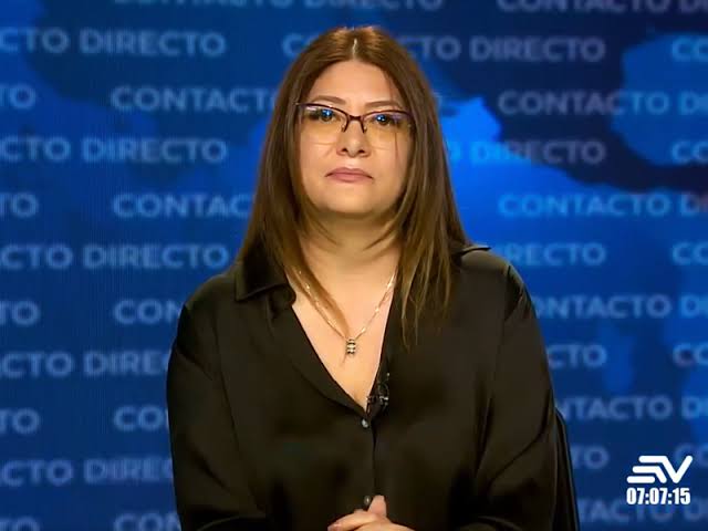 AtentoEc's tweet photo. #ATENTO Verónica Sarauz, viuda de Villavicencio habría mantenido conversaciones con Xavier Jordán y Paula Christiansen, pareja de José Serrano, en las que se intercambiaban estrategias jurídicas e información sensible sobre las víctimas, incluyendo la ubicación de sus viviendas. https://t.co/KXwcf57syf