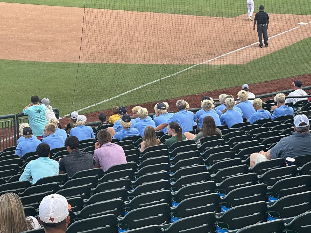 LakeCreekBall's tweet photo. The team enjoyed some time at Dell Diamond and had a great dinner at Salt Lick BBQ. Making memories together on and off the field! https://t.co/oQUtDYMnK3