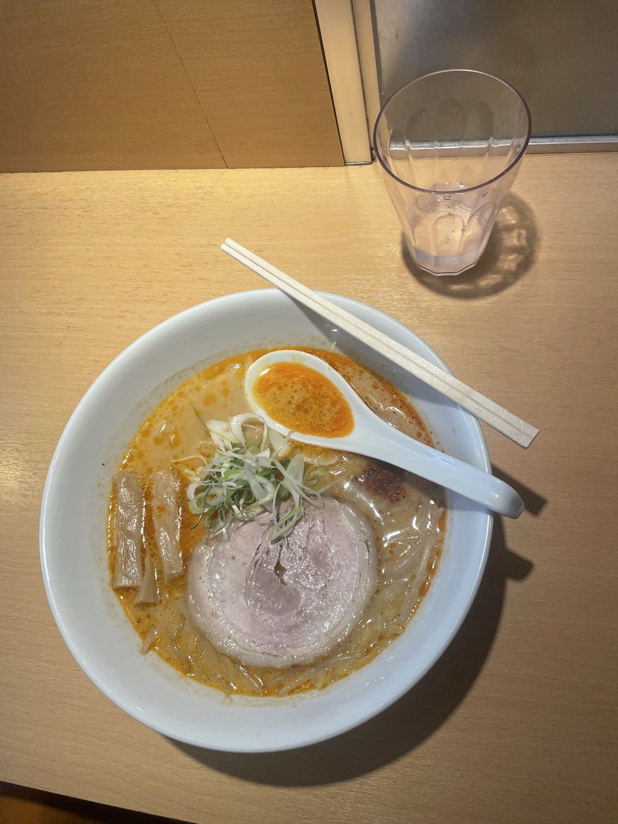 nihonbashihakoz's tweet photo. お昼飯

スーツが腹が出て、パンパンで

そして、レンタカーで走行していると
黒ナンに目がいく
軽クロが多いなー
広いもんな、北海道は https://t.co/NlR9ddtESL