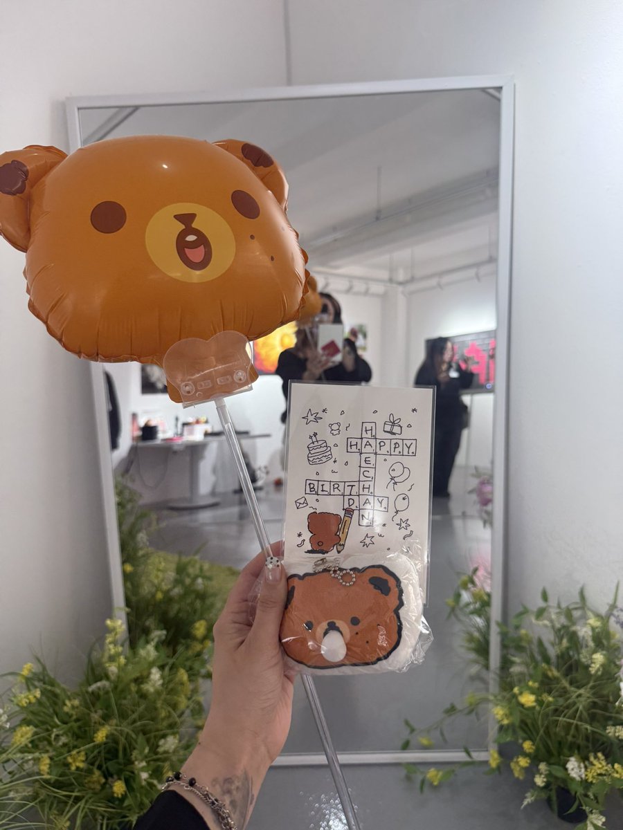haetifully's tweet photo. #해찬이로_가득한_우리의_여름

생일축하해 🐻🌻☀️ https://t.co/s5xm6lyrNd
