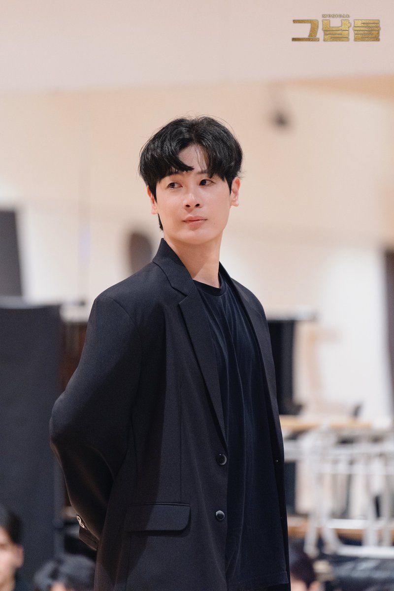 musical_thedays's tweet photo. 𝟐𝟎𝟐𝟔 𝐌𝐔𝐒𝐈𝐂𝐀𝐋 𝐓𝐇𝐄 𝐃𝐀𝐘𝐒

개막 D-4
연습실 스케치 공개📸

무영 | #박규원

#뮤지컬 #그날들
2026.06.09 ~ 08.23
디큐브 링크아트센터 https://t.co/PCOsdtg4dX