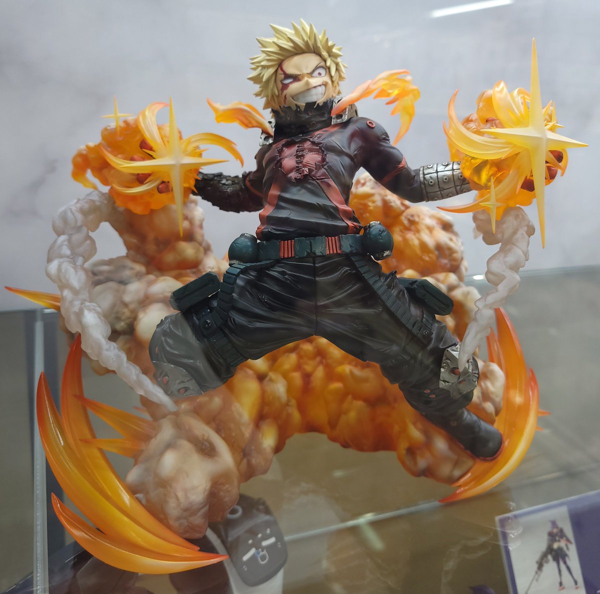 1818goro's tweet photo. お～～～～爆豪。
感動したから、これは買います。 https://t.co/PSXziSZSNY