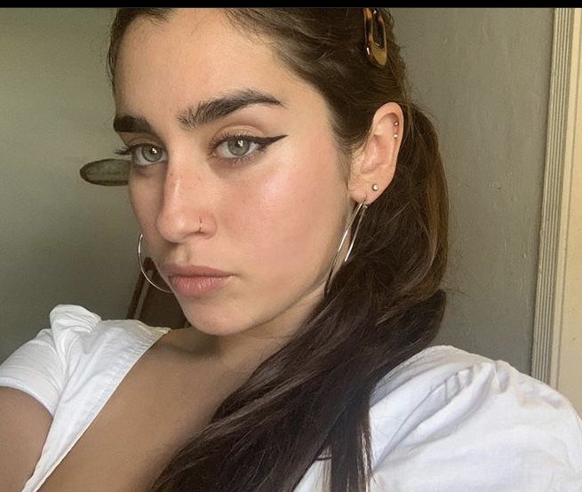 hourlylauren's tweet photo. Lauren Jauregui https://t.co/ePyjL6ubwb
