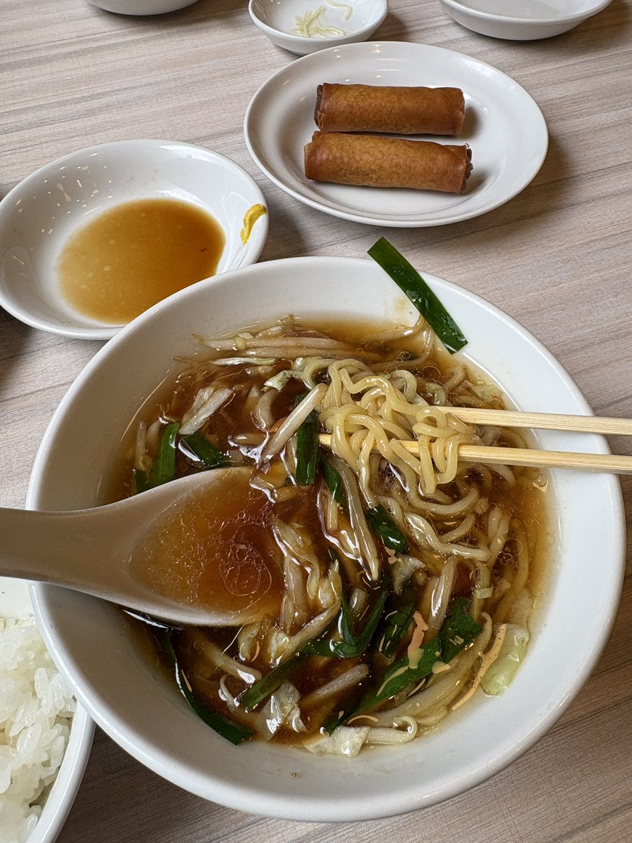notyet0910's tweet photo. サンマーメンとラー油ワンタンが美味い😋 https://t.co/uvm6oB6tkk