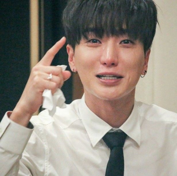 Eternal_ELFish's tweet photo. Leer sus últimas palabras de cada uno de los integrantes de ARASHI me llena de muchos sentimientos 😭😭😭 
 
En palabras suyas :

Nosotros fuimos ARASHI.

No…

Nosotros somos ARASHI. https://t.co/YE2otNC5Q9