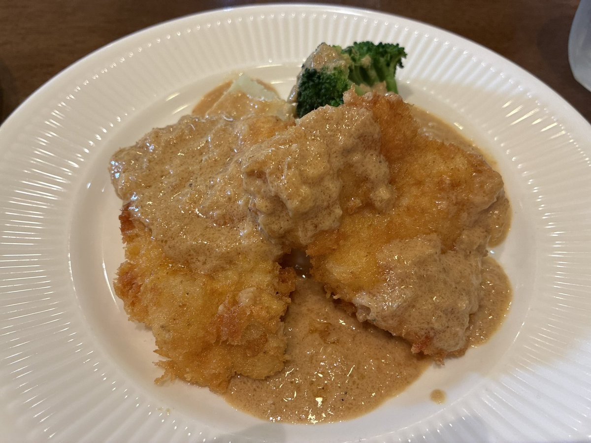 rayama71's tweet photo. 白身魚のフライ https://t.co/keEDmvQEKa
