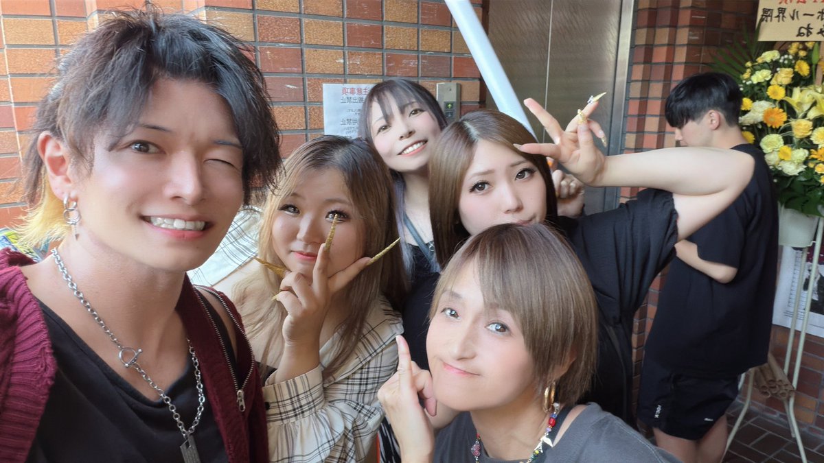 kazudayo_17's tweet photo. #セブトリ 
フロア、ステージ関係なくどこの場面切り取っても
みんなの笑顔で溢れてて
写真や動画を見返す度に涙腺が緩む…
本当に7th Trigger vol.2をB-FLATで開催して良かった！！ https://t.co/G6BH9lR5iY