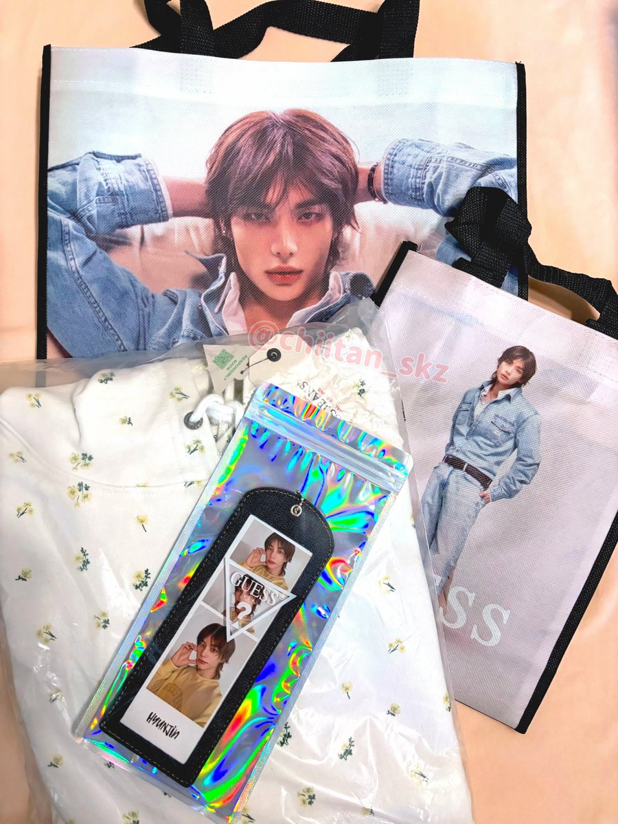 GUESS JEANS Tokyo さんでヒョンジンショッパー無事ゲットしました