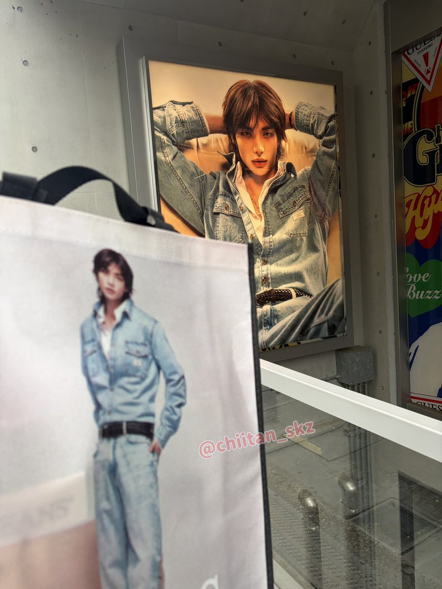 GUESS JEANS Tokyo さんでヒョンジンショッパー無事ゲットしました