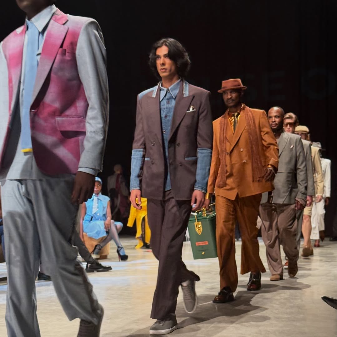 safashionweek's tweet photo. @houseofole closing the #SAFWSS26 runway 🔥

#JCLeRoux #NARSSouthAfrica #CarltonHairSA #DesignedForPleasure https://t.co/dAwA80tosy