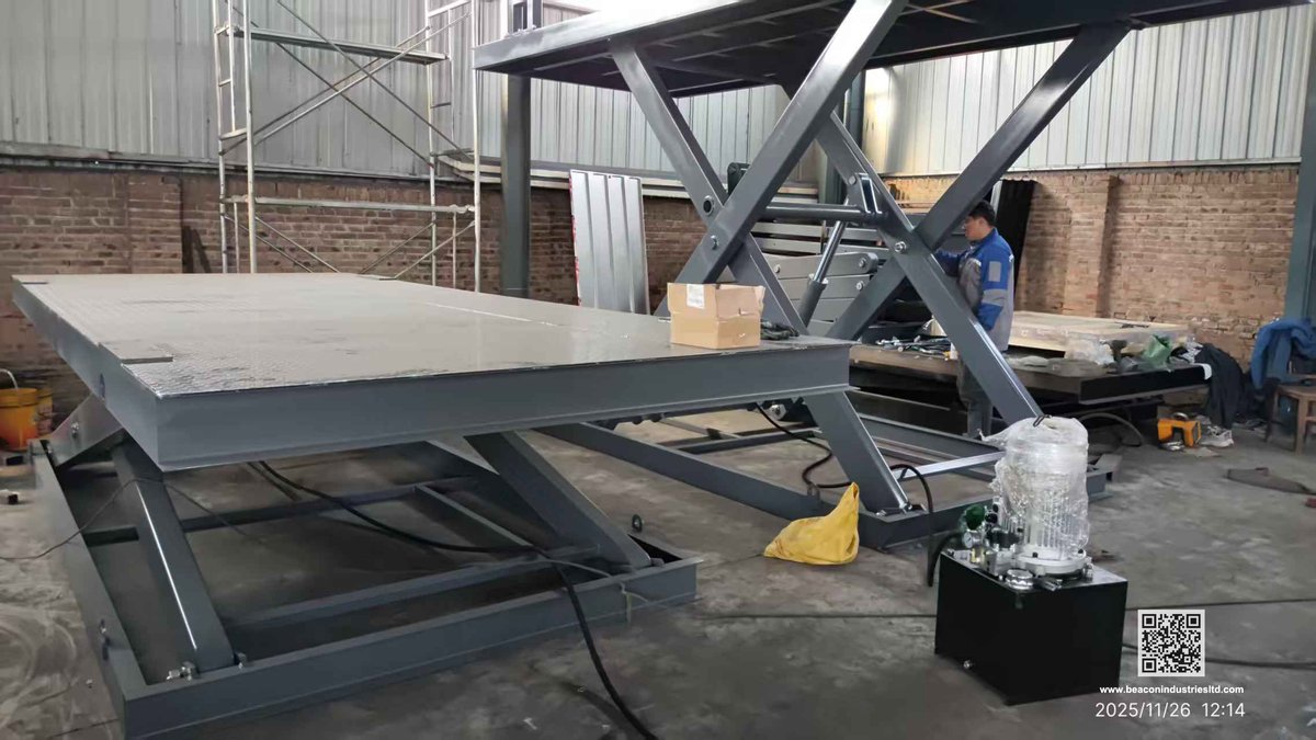 beaconlifter's tweet photo. Custom hydraulic scissor lift platform.

✔️ Capacity: 1.5T
✔️ Platform: 5.2×2.1m
✔️ Lift height: 2.6m
Built with 200×100mm manganese steel tubing (3.75mm wall thickness) and a stable dual-cylinder hydraulic system.
#ScissorLift #HydraulicLift #IndustrialEquipment https://t.co/e2PrBDoDcx