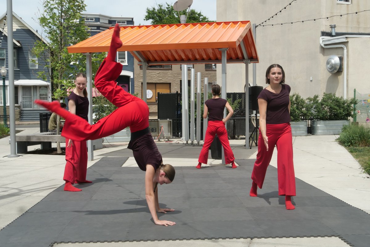 3garcons's tweet photo. Ellen Sinopoli Dance Company Closed out Jazz on Jay  early June on the matt. https://t.co/rGZM1pN8Pp