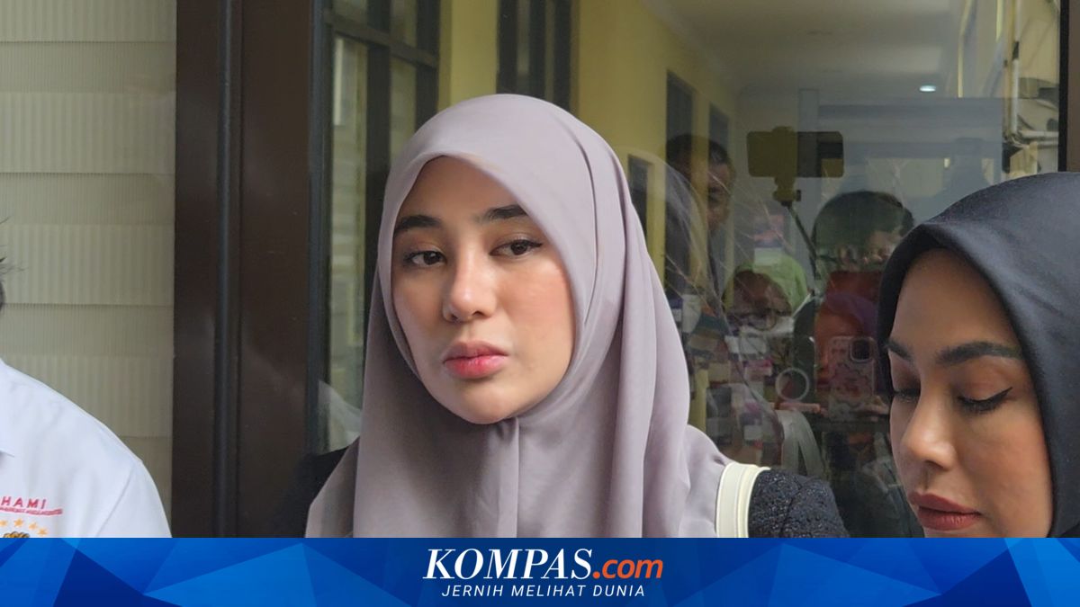 hypekompascom's tweet photo. Clara Shinta Laporkan Mantan Suami, Bantah Tudingan Uang Titipan Rp 13 Miliar https://t.co/98mW6UKim0 https://t.co/yYDMohckcO