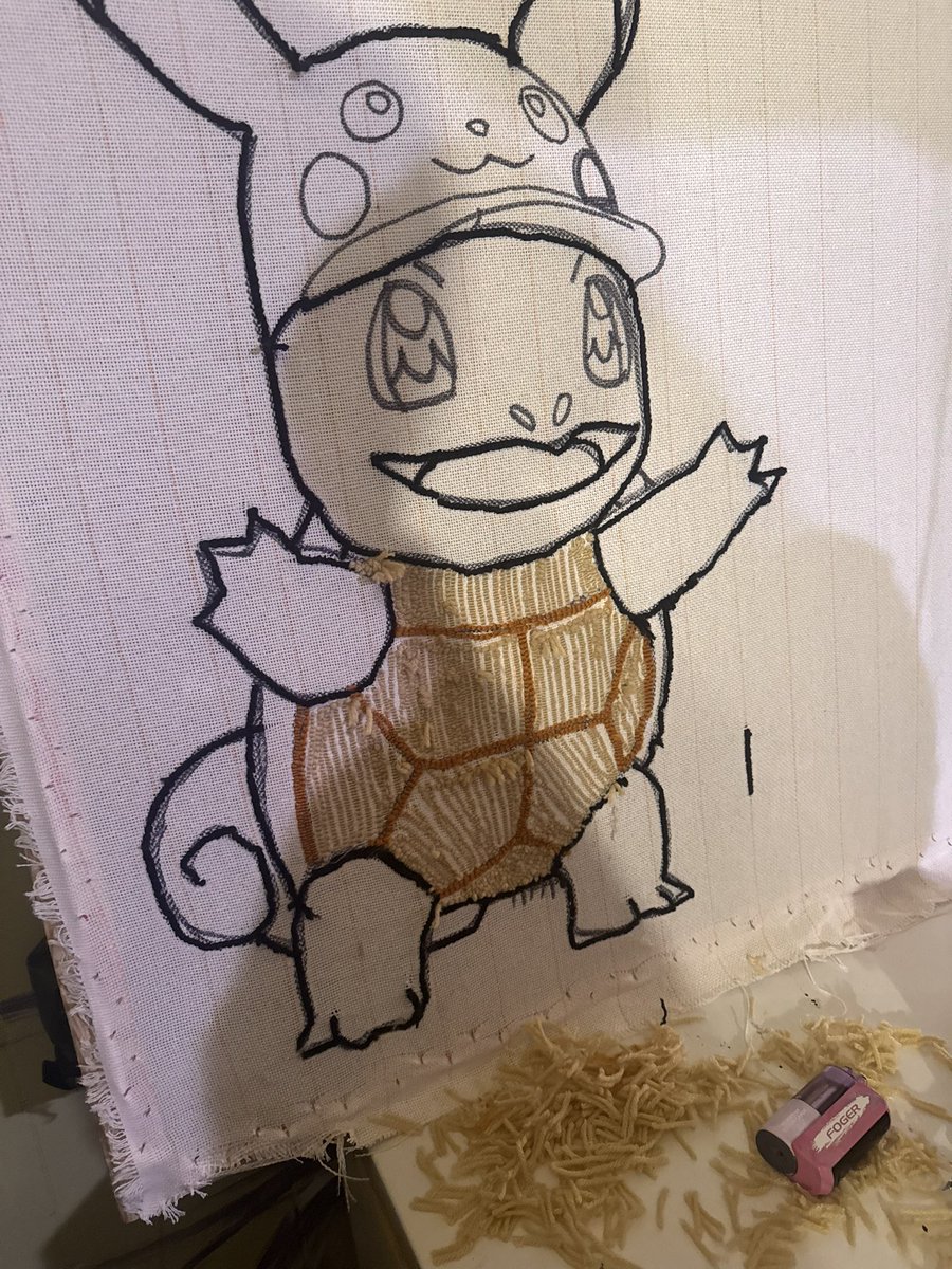 breadstickjules's tweet photo. i’m an artist making rugs!!!! 

(this is the back of it lol) https://t.co/mIJryQ1apo