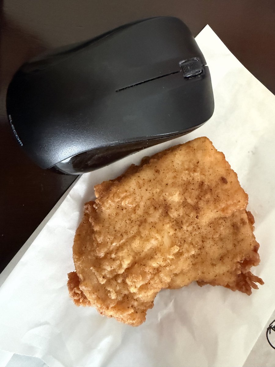 solocamp0718's tweet photo. 久しぶりにケンタッキーでチキン買ったが余りに以前より小さくて驚愕してる

普通にモスとかでランチ買えばよかった https://t.co/gucohtTeiy