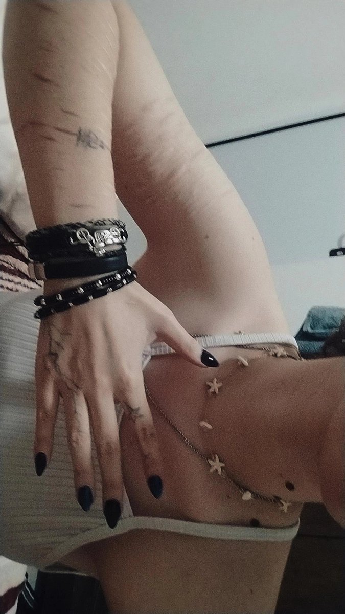 uselessph4ntom's tweet photo. Top fotos de hoje que fizeram eu me sentir menos obeso https://t.co/RP6q5iiqad