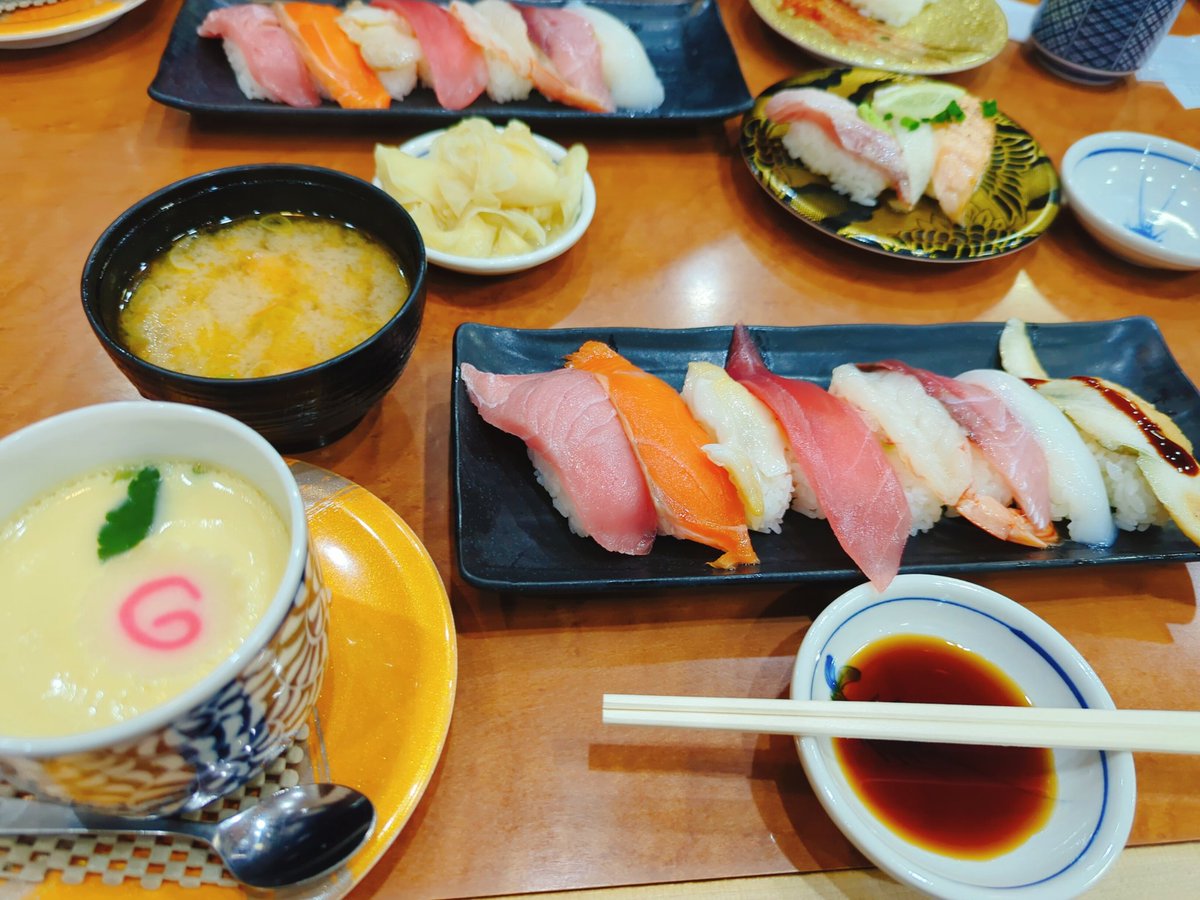belleroux14's tweet photo. 最後の晩餐♪
お寿司美味しいよお寿司 https://t.co/92dMscD3PZ