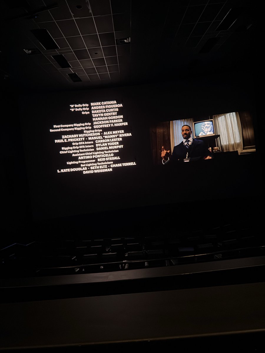 Paradox_EP's tweet photo. Scary Movie 6 was hilarious. Go to your local theater asap! https://t.co/MZqtqsEzI7