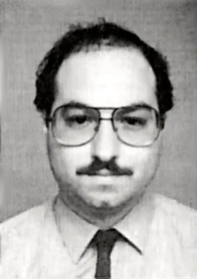 40yearsagonews's tweet photo. Former Navy analyst Jonathan Pollard pleaded guilty to espionage for an Israeli spy ring.

He and his wife, Anne, provided classified defense information for money and travel. Both agreed to cooperate with the U.S. attorney's office. https://t.co/vV4t45Hb04