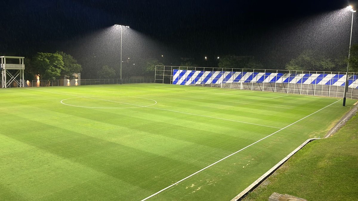 SancadillaNorte's tweet photo. Rayados estrenó hoy el alumbrado de su Cancha 3 en El Barrial 

Los japoneses quedaron felices con las instalaciones de los Rayados https://t.co/s0zxBuItqQ