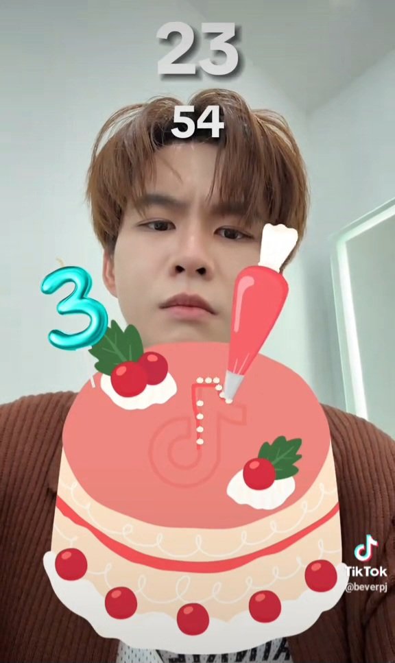 Variina1's tweet photo. ตต ทำอะไร ดูหน้าพี่ดาราด้วย 5555555

ดาราคิ้วขมวด vs แฟนคลับถอนหายใจ

#bbverpj https://t.co/eDNsGGew62
