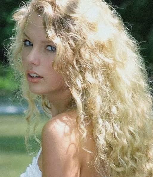 swiftxlover's tweet photo. tears are real https://t.co/RSQCfuYtHS
