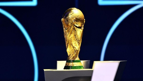 mildandaru's tweet photo. Menurut keyakinan saya ada 2 faktor kenapa World Cup 2026 terasa sepi gaungnya di Indonesia: hak siar dan kondisi ekonomi.

Begini penjelasannya. 👇 https://t.co/FNsaQ71g1M