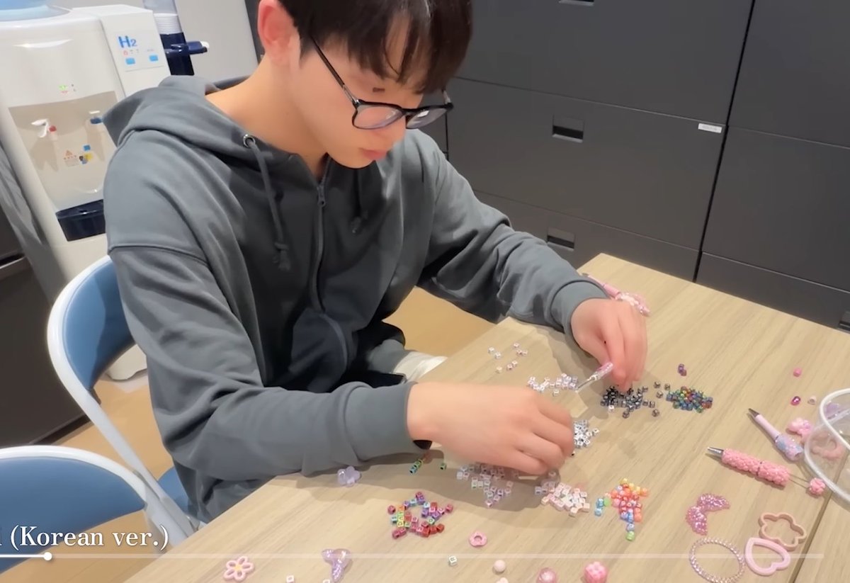 haruathinker1's tweet photo. i appreciate harua so much for showing us his creative process for his custom gift to lune 🥹 https://t.co/IjIhf2NFAk