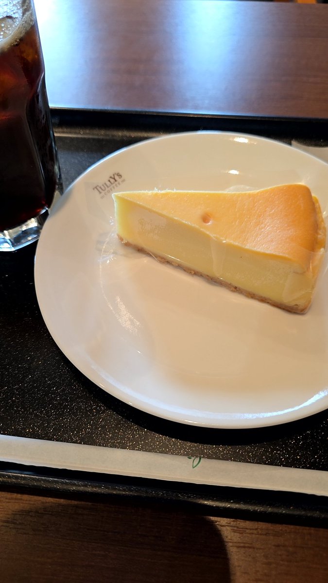 satumanozacks's tweet photo. 病院の付き添い待ちで初のタリーズコーヒー✨
ベイクドチーズケーキ美味い😋 https://t.co/fbD9lHOtyH