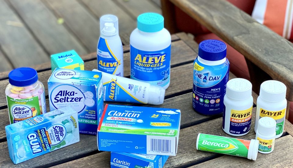 DissentinBloom's tweet photo. Why am I not surprised to learn that Bayer (the only domestic manufacturer of White Phosphorus.. burns people alive) knowingly gave a bunch of hemophiliacs in Latin America HIV infected blood products in the 1980s? Profit over people then. Profit over people now. https://t.co/DsYcJ2V2ti
