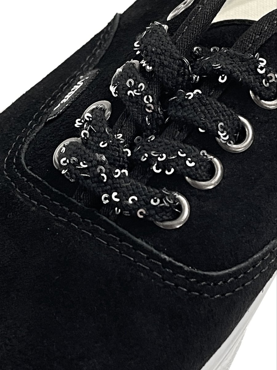 Atomicdope's tweet photo. 【𝐕𝐀𝐍𝐒】2026 FW
新作スニーカー入荷！

「𝐀𝐔𝐓𝐇𝐄𝐍𝐓𝐈𝐂 “𝐒𝐡𝐢𝐧𝐞 𝐋𝐚𝐜𝐞”」

スパンコールを散りばめた個性的なシューレースを採用した“Shine Lace”シリーズ

Black/True White
Marshmallow/True White

価格: 7,700円(税込)

https://t.co/709zgrTpGd

#VANS #バンズ https://t.co/0HNKOEEIMp