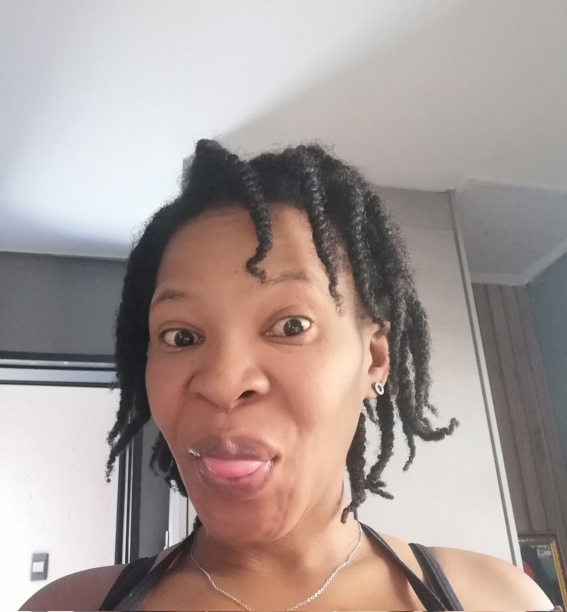 justthembi's tweet photo. 41 Years of grace. Ngibonga Umdali for another turn around the sun. Heppieeeee 🤸🏾‍♀️🤸🏾‍♀️🤸🏾‍♀️🎂🎂🎂🍾🍾🍾 https://t.co/cRgnwTMeG5