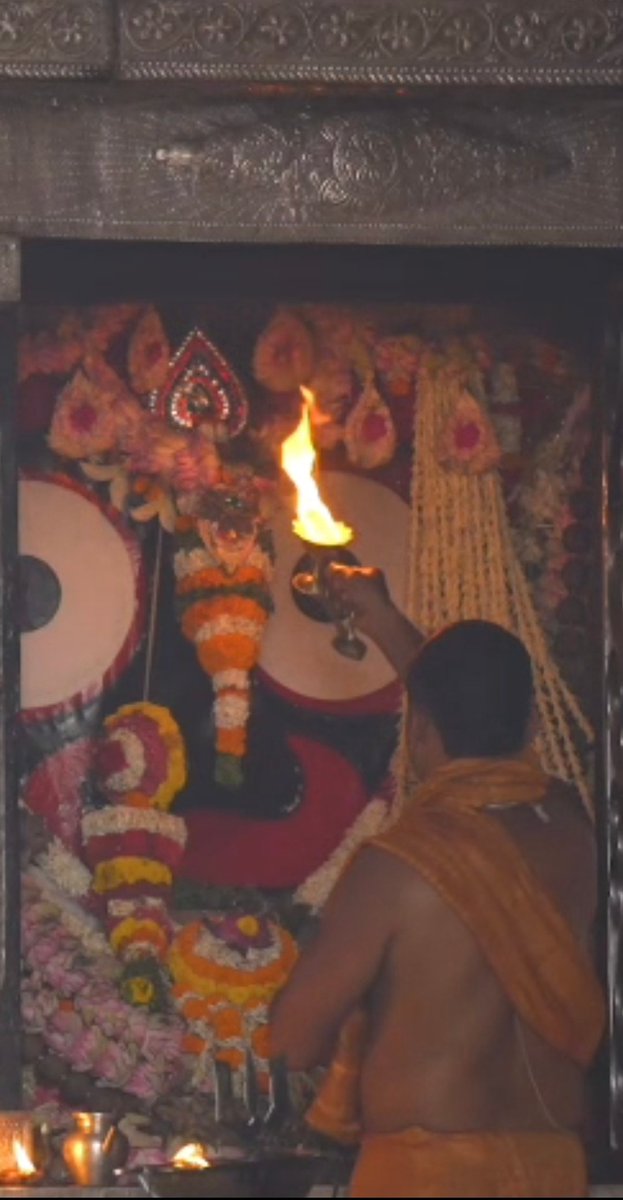 AbhiSbunny's tweet photo. Patitapaban Mahaprabhu Divya Mangal Alati(5/06/2026) #Puri
ॐ ଦେବ ଦେବ ଜଗନ୍ନାଥଃ ପ୍ରପନ୍ନାର୍ତ୍ତି ବିନାଶନଃ I
ତ୍ରାହିମାଂ ପୁଣ୍ଡରୀକାକ୍ଷଃ ପତିତଂ ଭବସାଗରେ 
 @jag_ind @odiapolice  @OdiaCulture @SJTA_Puri @JagannathaDham @NilimaPriya21 @Ama_Jagannath @bstripathy12 @AMITABHTHAKUR21 @arvindpadhee https://t.co/dcJUa5hESI