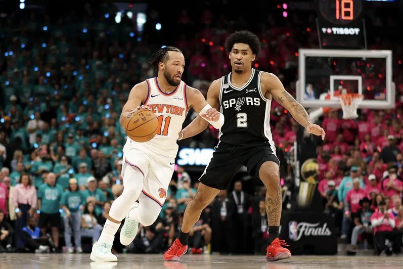 chas_post23's tweet photo. The #Knicks stormed back from a double-digit deficit to defeat the #Spurs 105-95 in Game 1 of the NBA Finals!

Read the recap of the Game 1 thriller on Sports Posts.
https://t.co/H54iOp9tfg https://t.co/r7VsZIKw9q