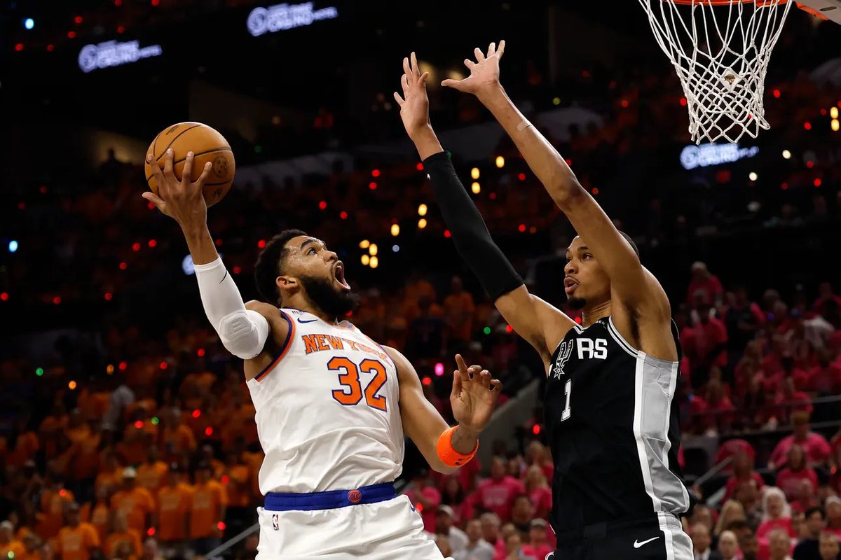chas_post23's tweet photo. The #Knicks stormed back from a double-digit deficit to defeat the #Spurs 105-95 in Game 1 of the NBA Finals!

Read the recap of the Game 1 thriller on Sports Posts.
https://t.co/H54iOp9tfg https://t.co/r7VsZIKw9q